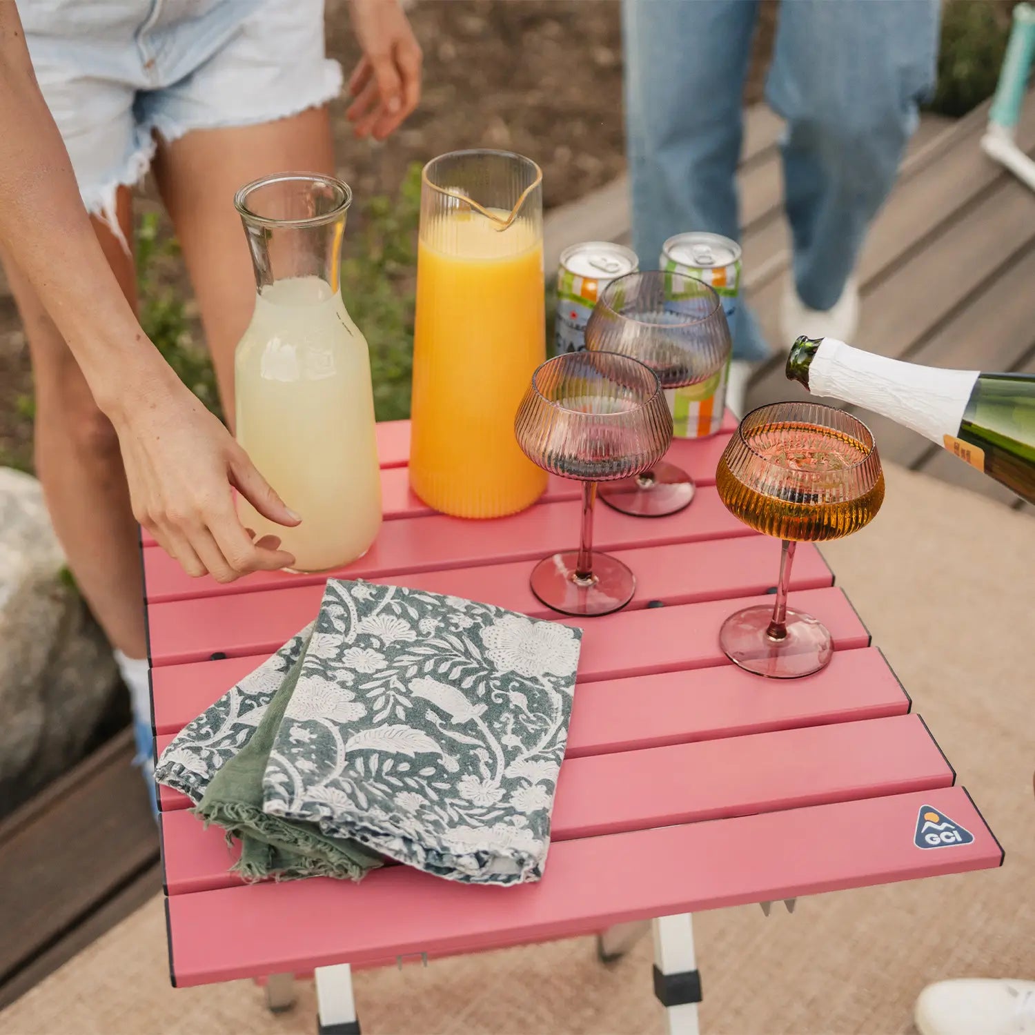 Compact Camp Table 20 | Featured Outdoor Choice | Outlandridge 81FC 7O